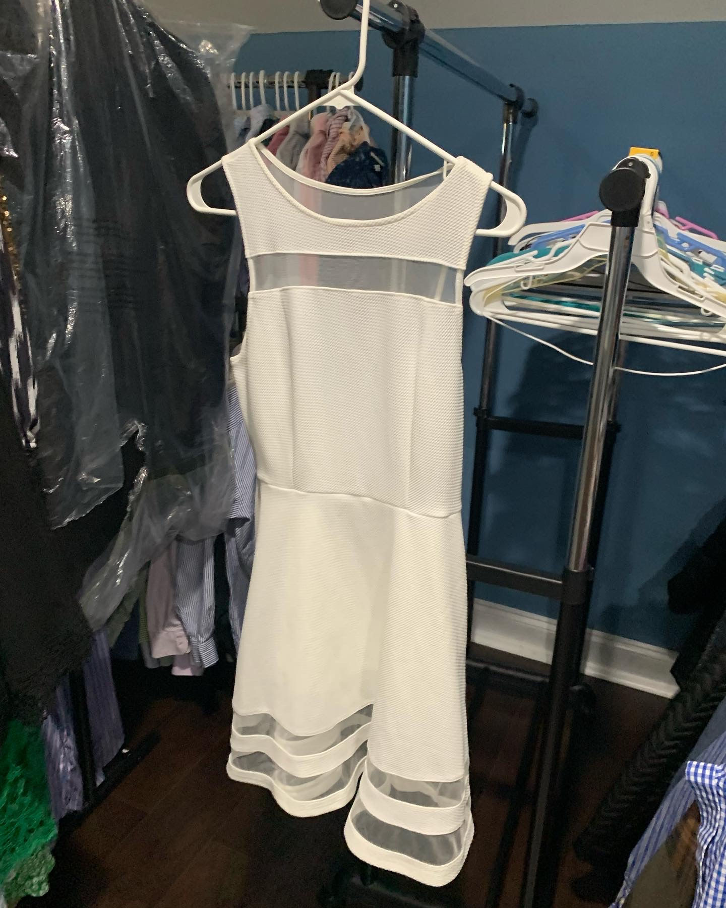 Monteau Los Angeles sleeveless dress