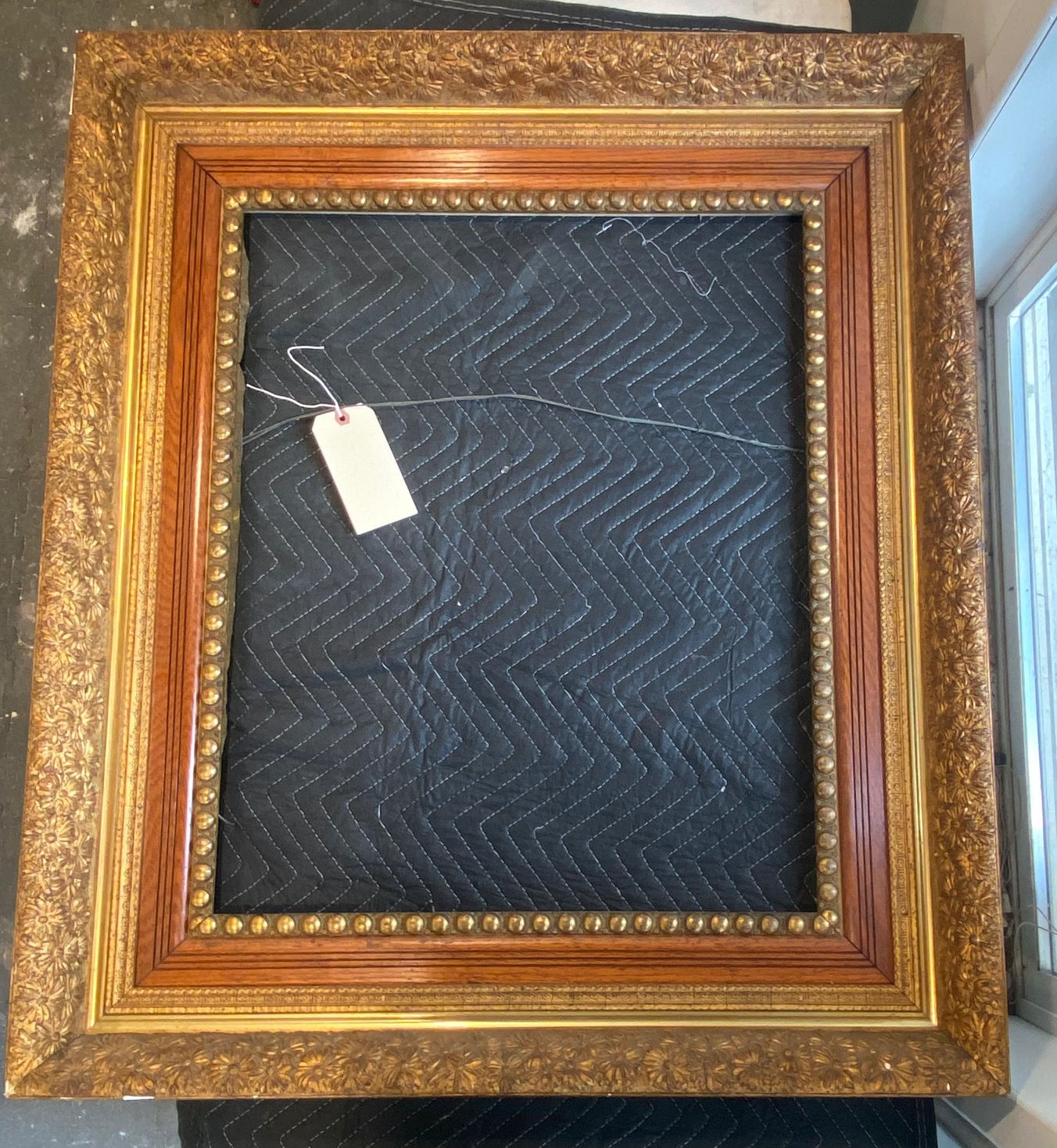 Frame Before small chips in the daisy detail in the front.