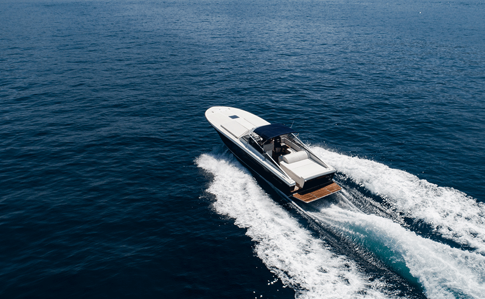 Itama 38 • Departure from Amalfi.gif