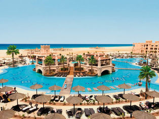 Hotels and Restaurants: The Backbone of Cape Verde's Tourism Industry