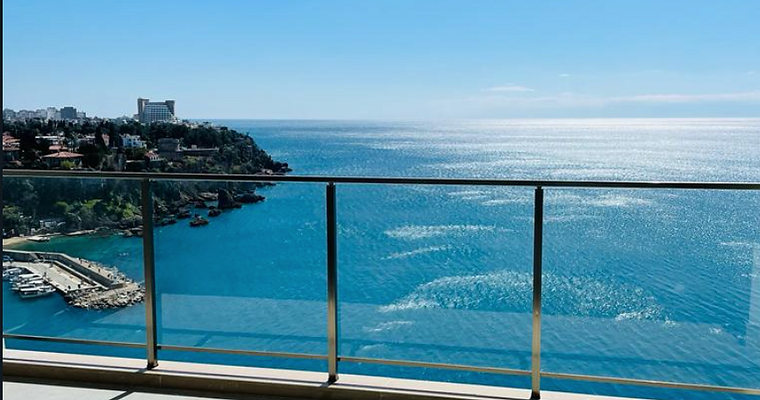 Marla Penthouse balcony.png