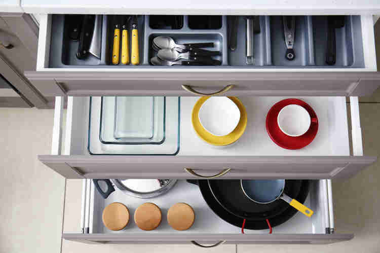 יצור סדר אמיתי בבית ובחייםסיון גונן, יועצת מוסמכת בשיטת קון מארי היפנית מסבירה למה דווקא באביב ובחג הפסח זה הטיימינג הטוב ביותר בשנה לל