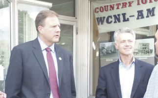 MEDIE - Eagle Times: Let the sun shine in Newport