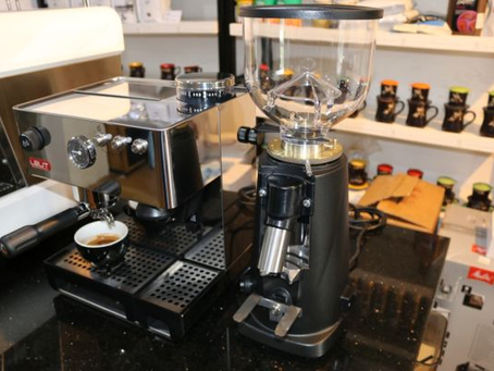 Khởi nghiệp mở quán cafe pha máy