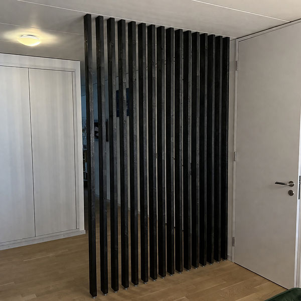 Ebenholz_Muster_Holzlamellen_Raumtrenner