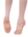 Baletki CAPEZIO 2037W HANAMI na stopie z widoczną 4-kierunkową cholewką i wstępnie przyszytymi gumkami.