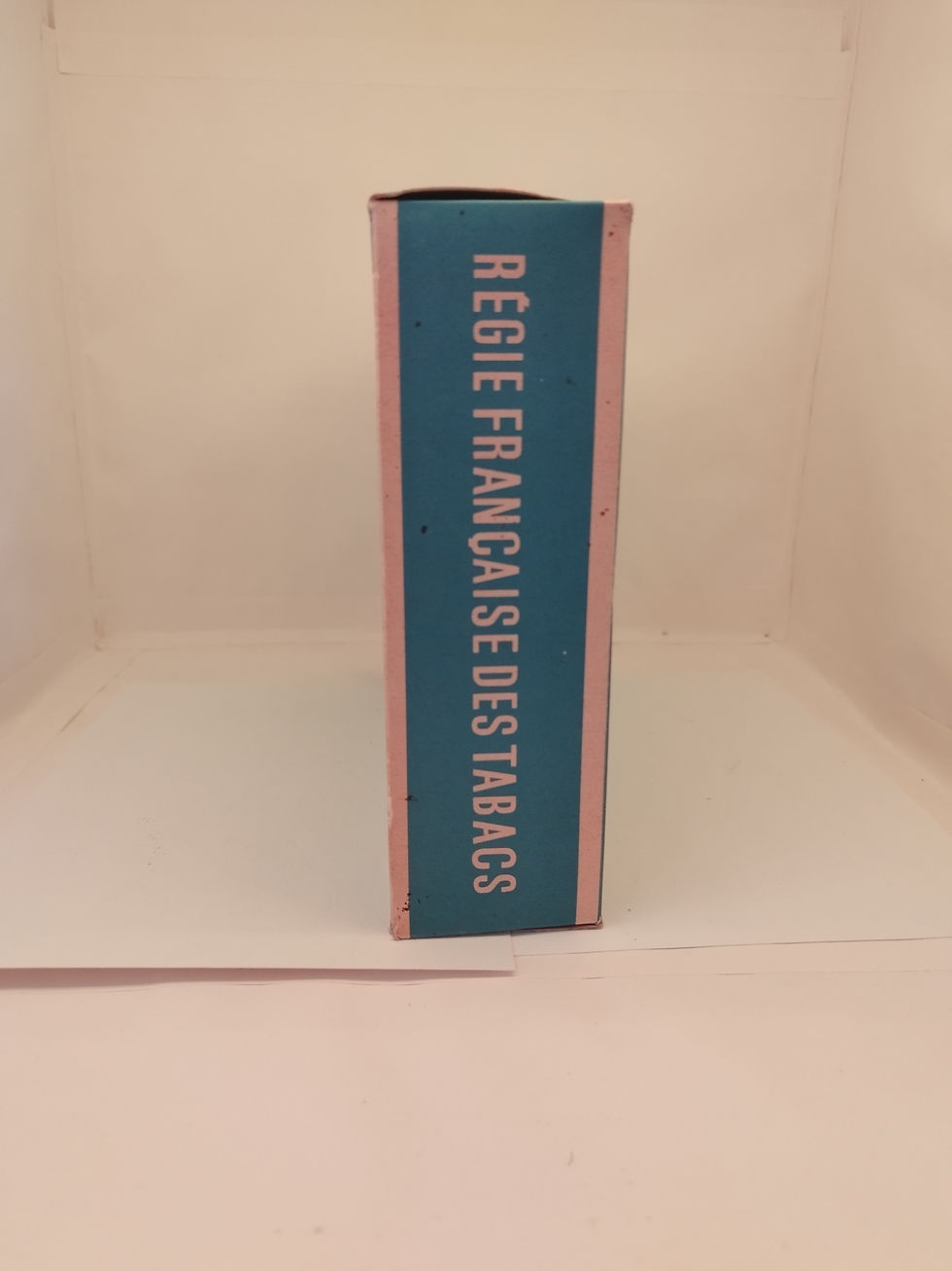 Miniature : Grand carton publicitaire cigarette Gitanes