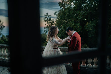 Séance couple au style cinématographique sur la Riviera française