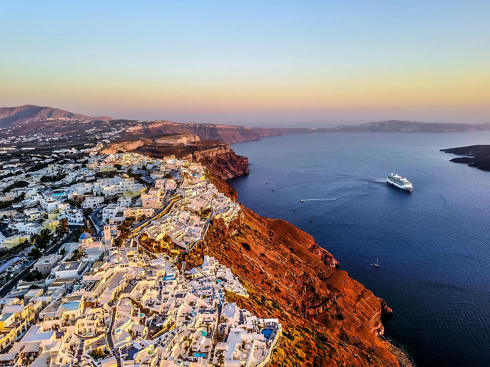 Mikonos Santorini luks Golden Visa 2026 — Santorini Caldera aerial