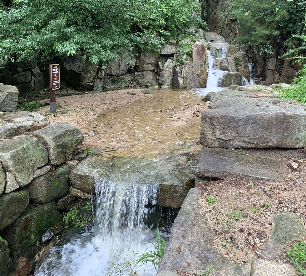 Seochon Hanok Village - Suseongdong Valley