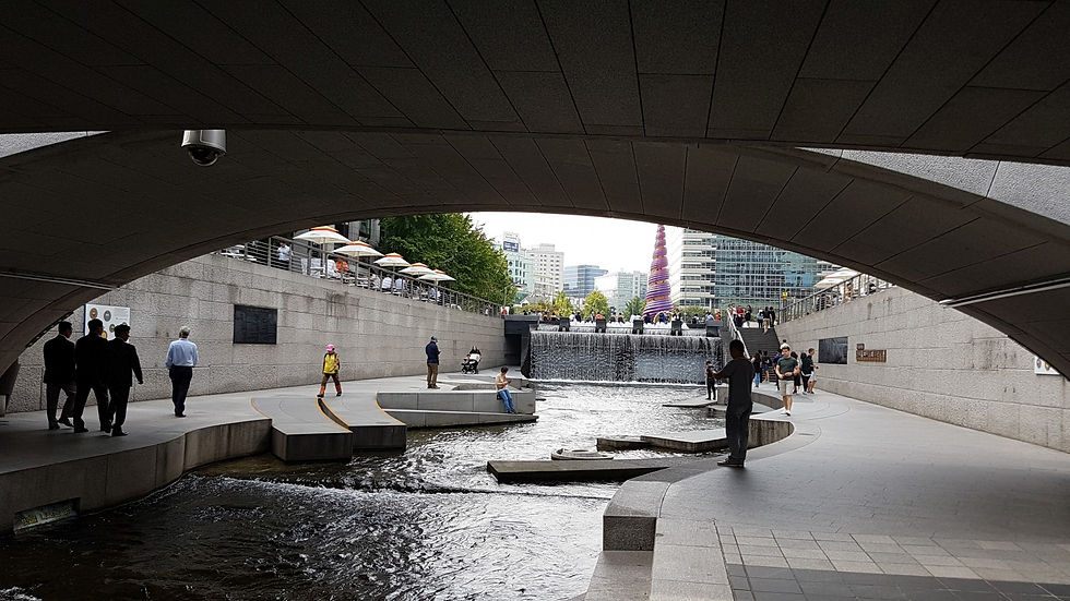 Cheonggyecheon Stream - Daytime