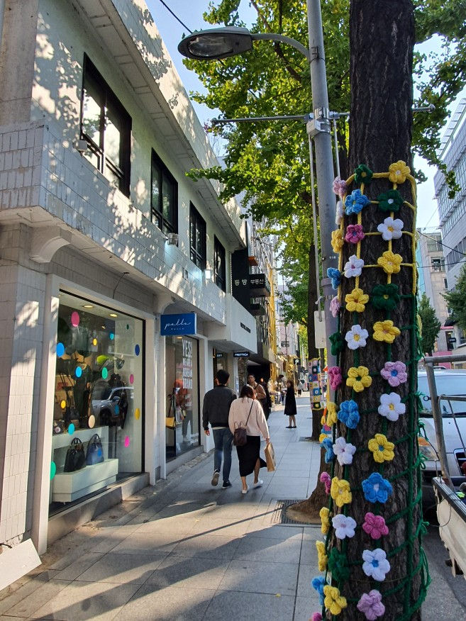Sinsadong Garosu-gil