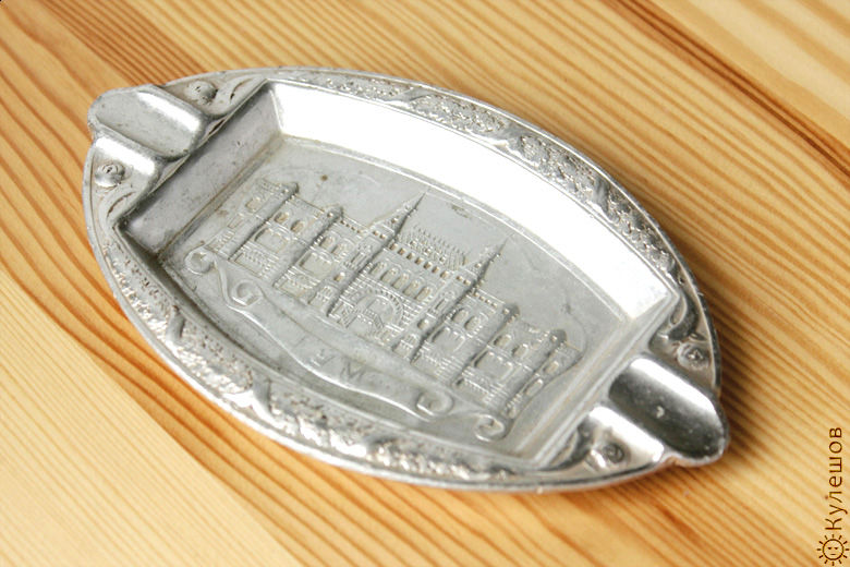 Thumbnail: Пепельница #5 центральный вход ГУМ