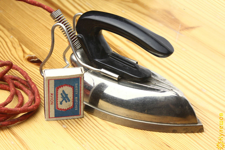 Thumbnail: Утюг электрический