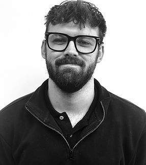 Dale Thomas - Contracts Manager _edited.