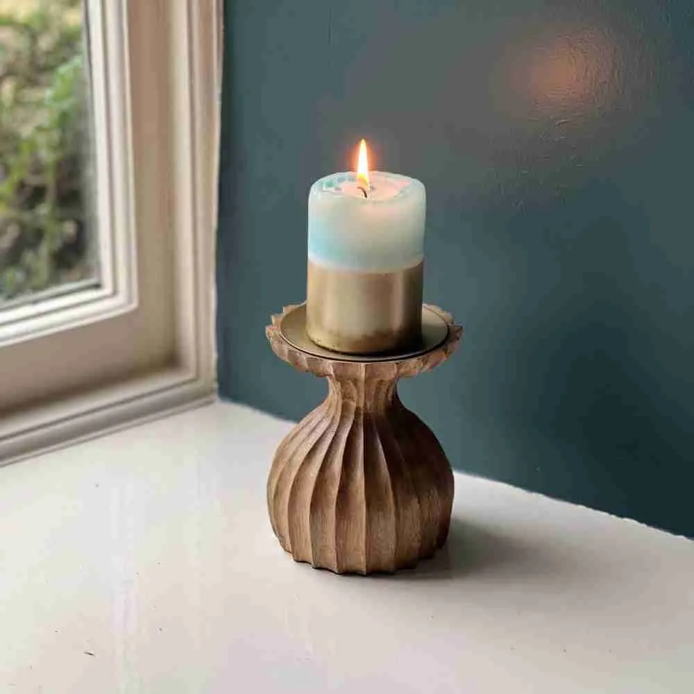Ribbed Candle Holder