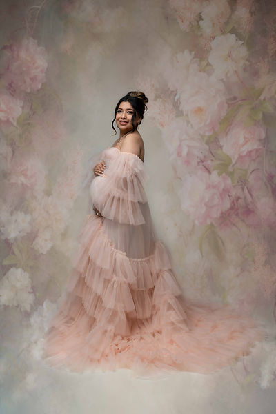 Studio Maternity Photographer Calgary