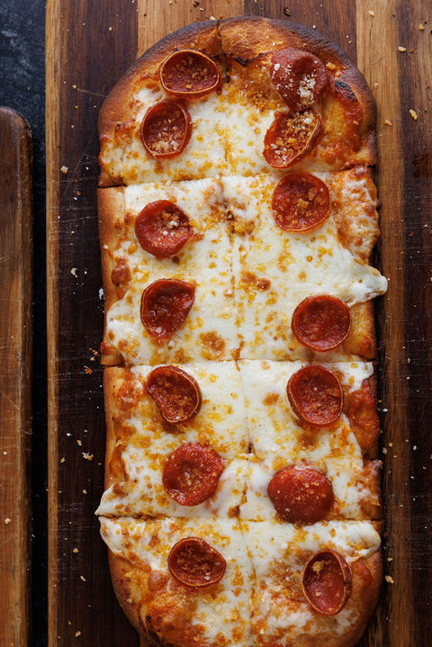 flat bread pepperoni pizza