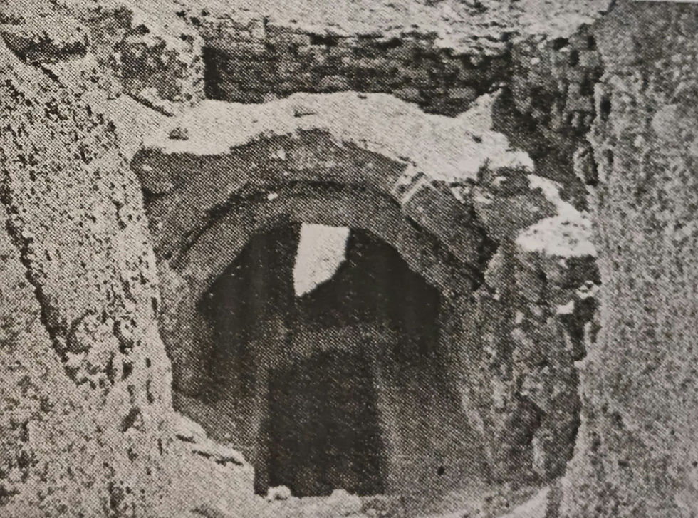 Excavations of Helouan, Vaulted by inclined sections in raw bricks. 1st Dynasty