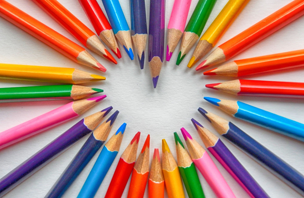 how to choose logo colours