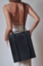 Pialin_black_medium_crossbody_bag.jpg
