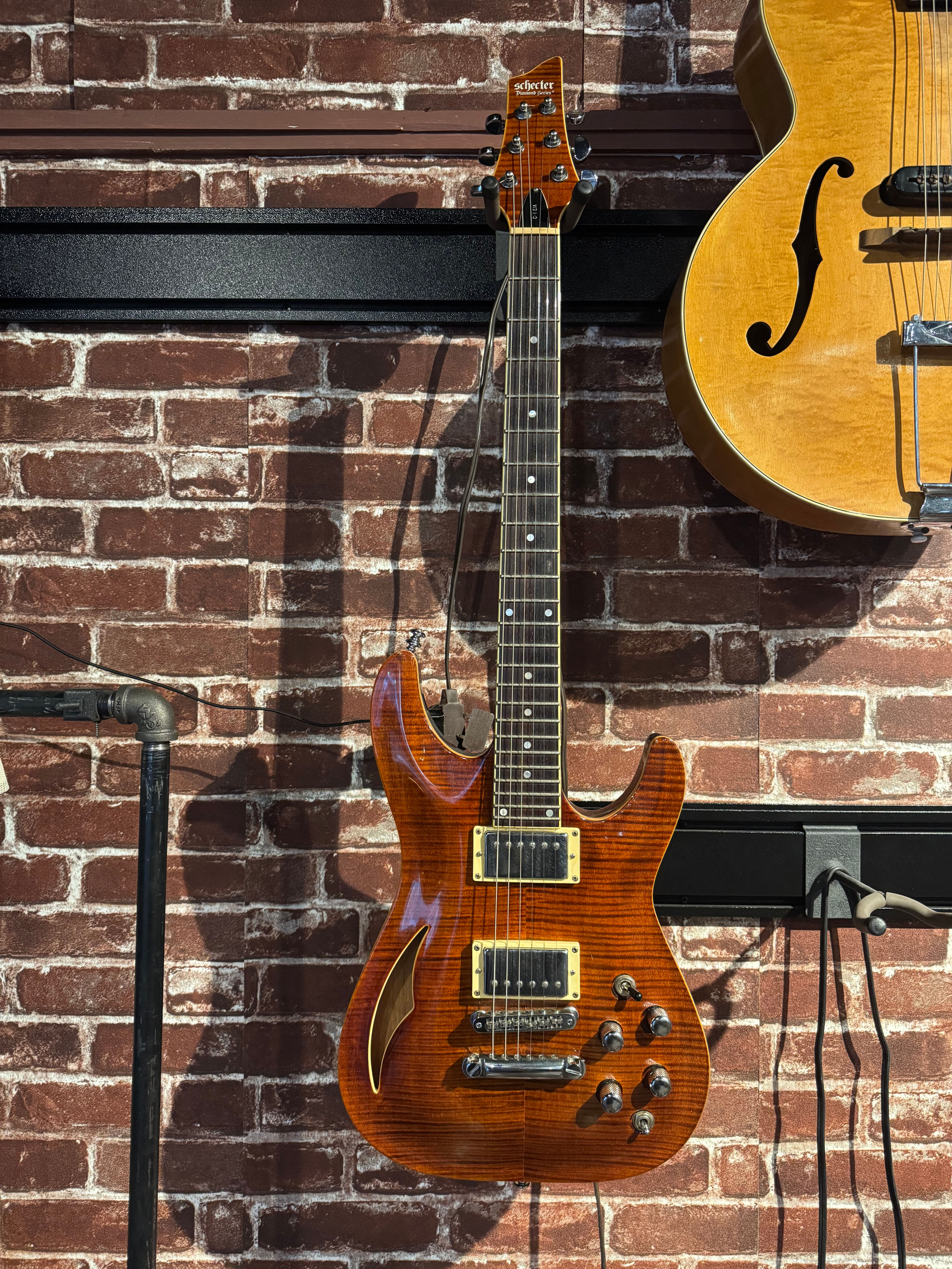 Schecter CE-1 EA Semi Hollow