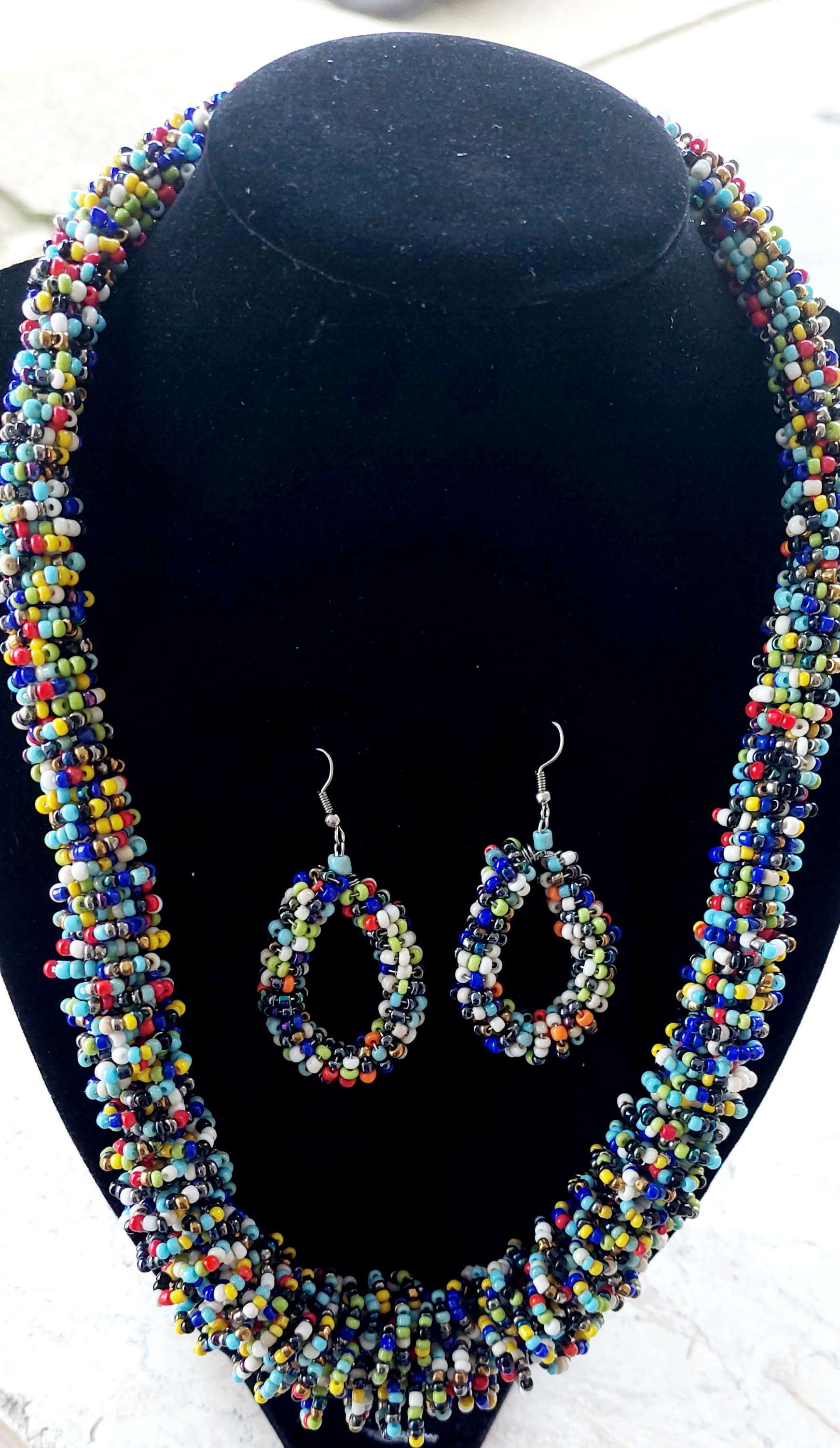 Collana con orecchini 