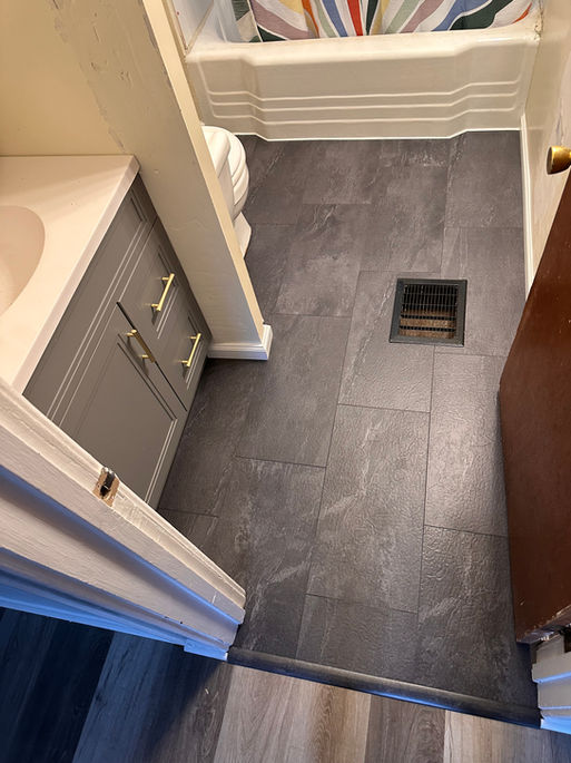 Floor tile