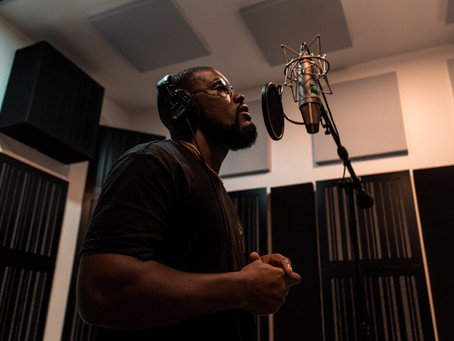 INTERVIEW : TheLove l'artiste qui distribue du love