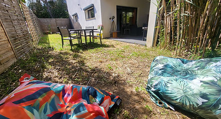 Le jardin du T2 de Casa Poerava Porticcio - locations de vacances en Corse-du-Sud