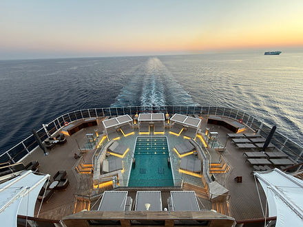 Rexhell cruise luxury cruise reviews: Infinity pool at sunset