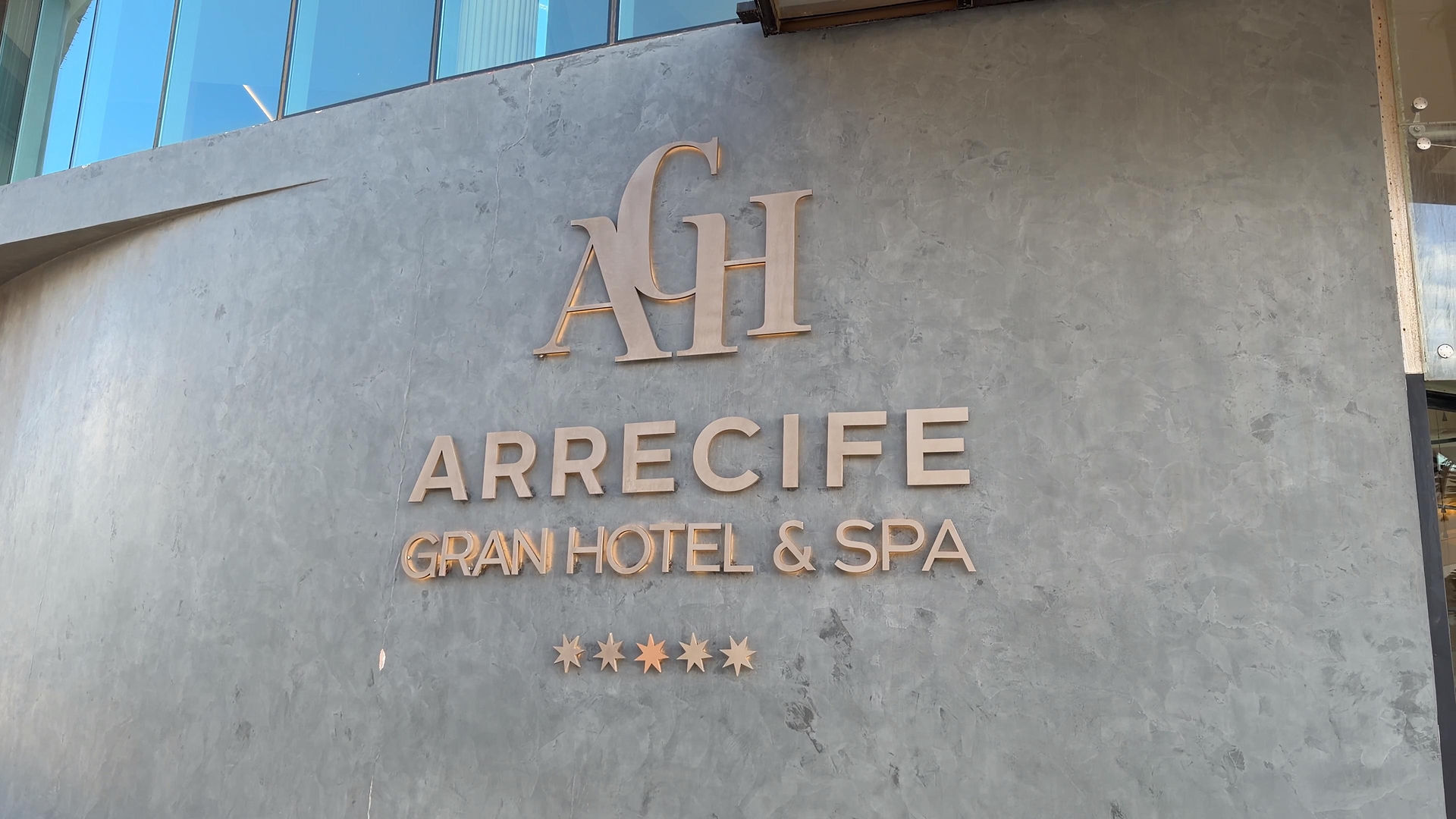 Arrecife Gran Hotel & Spa sign at Lanzarote Cruise Port