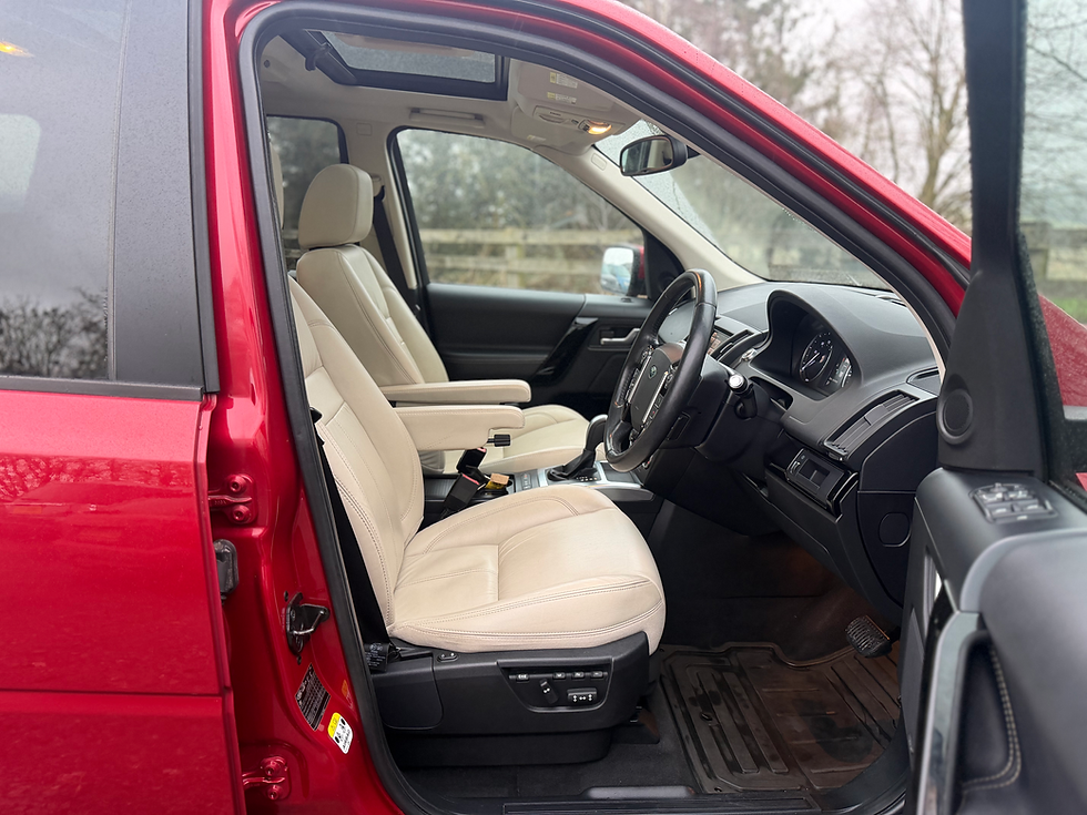 Thumbnail: 2014 Land Rover Freelander 2 HSE LUX SD4