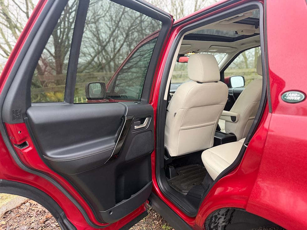 Thumbnail: 2014 Land Rover Freelander 2 HSE LUX SD4