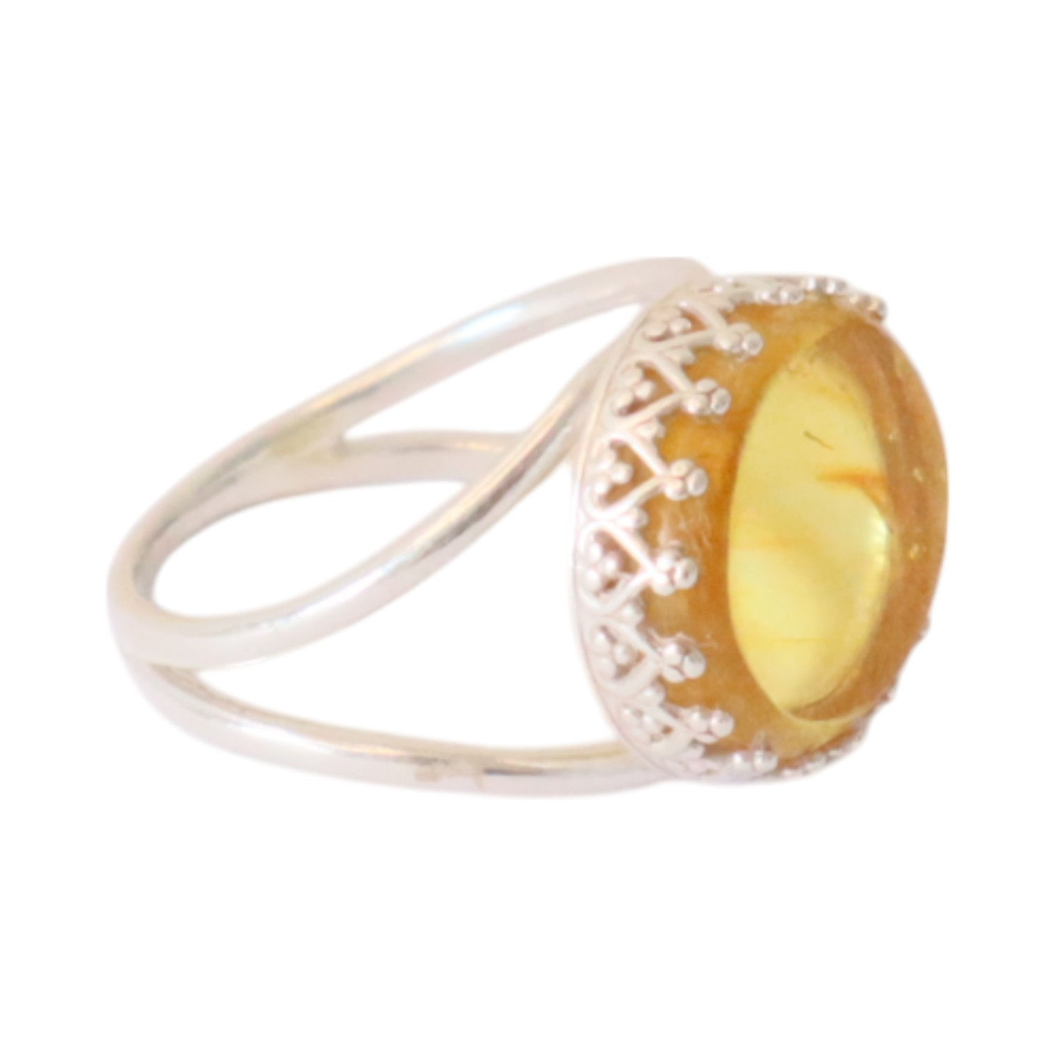 ––925 silver ring inlaid with Baltic amber, model