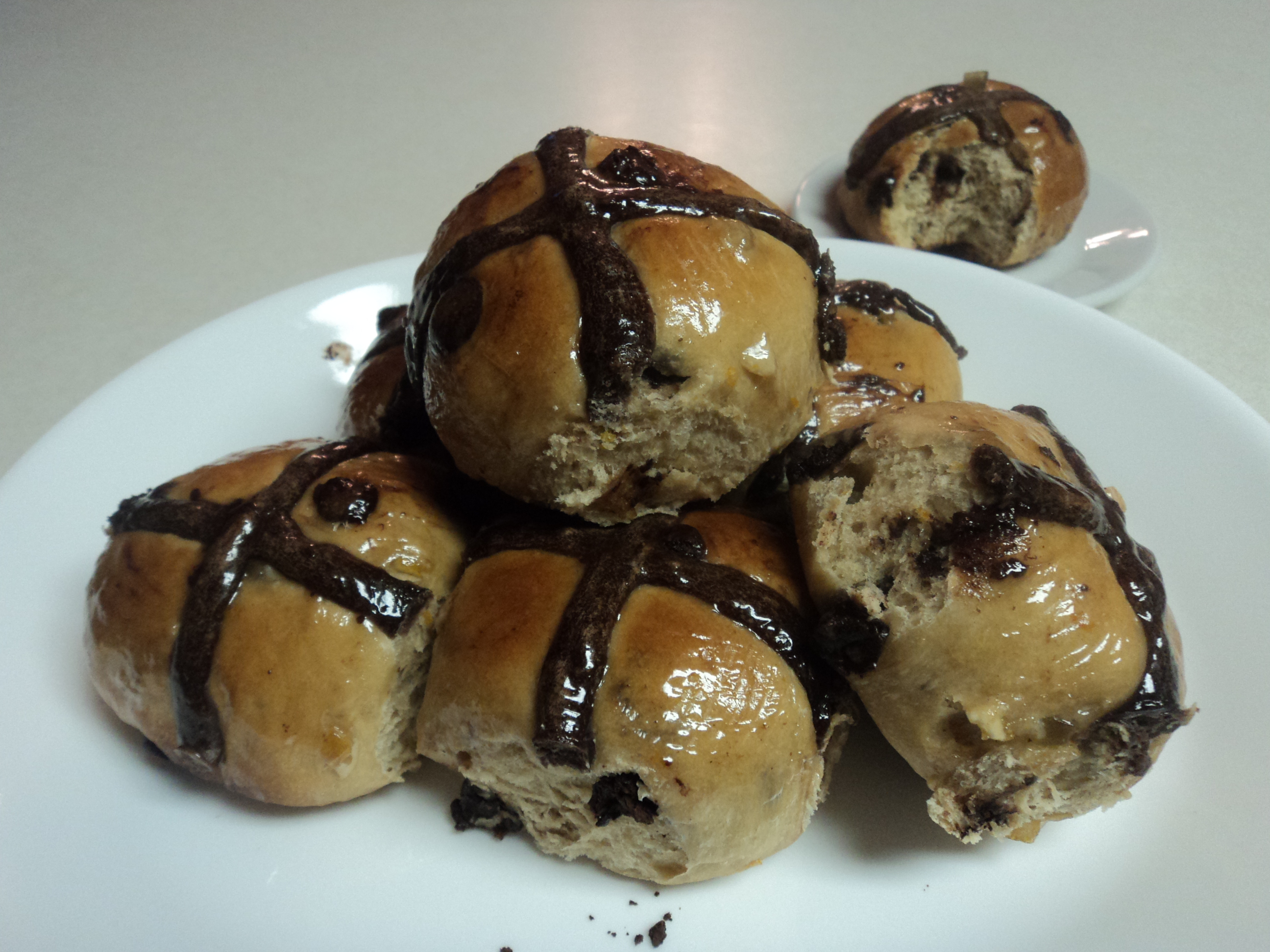 Orange-Dark Chocolate Hot Cross Buns