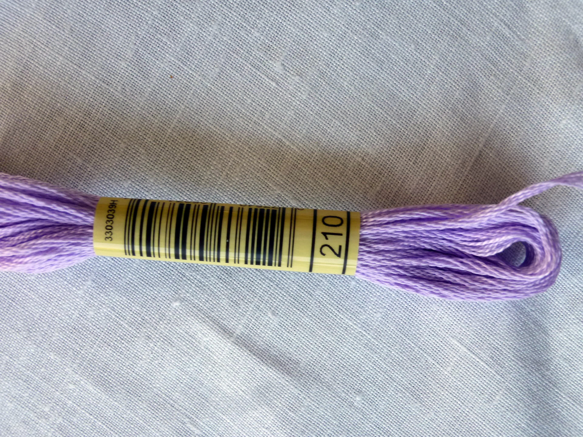 210 Hilo para Bordar DMC - www.bordar.cl