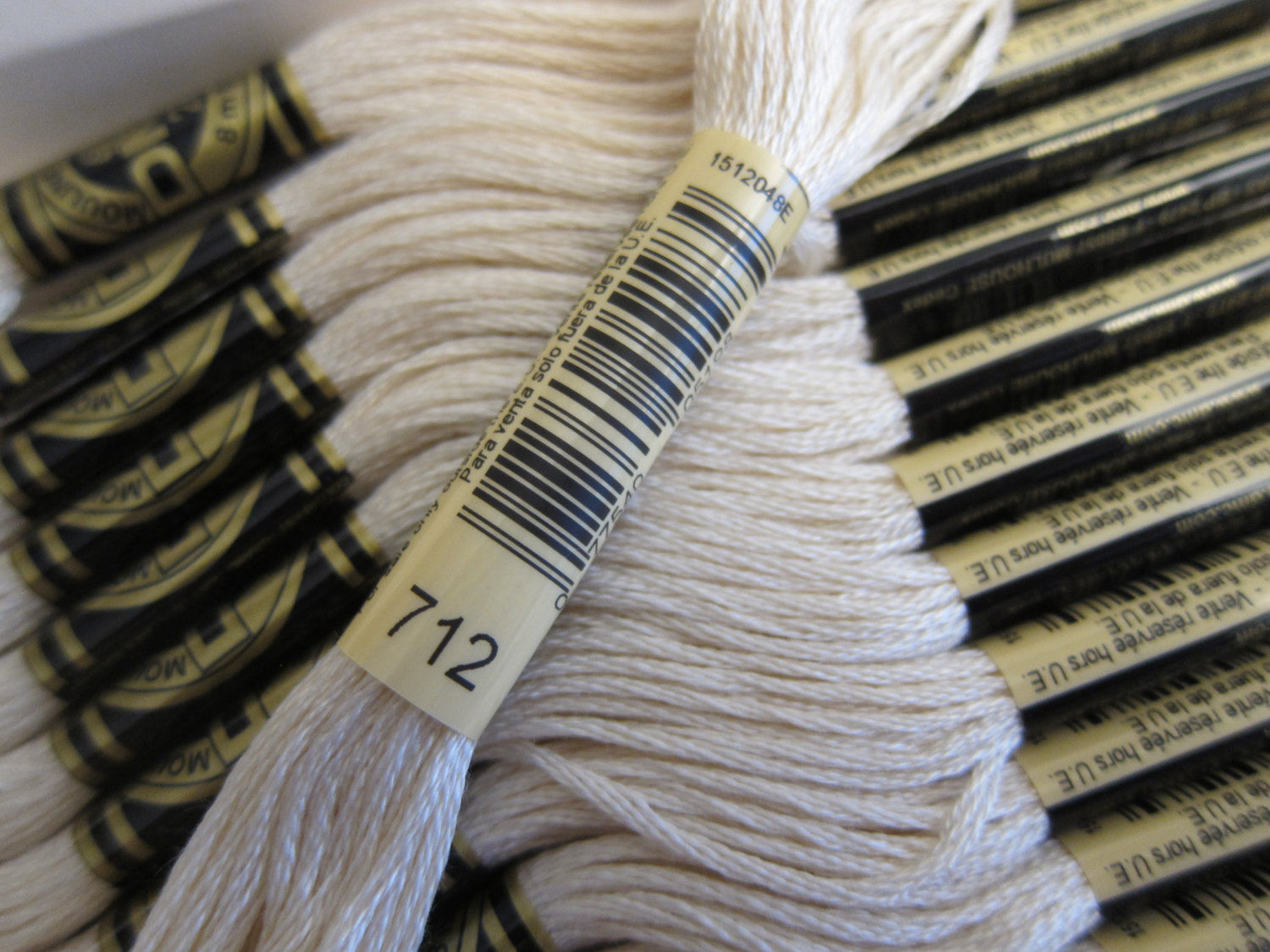 712 Hilo para Bordar DMC - www.bordar.cl