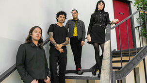 L’ombra che brilla. Il Post-Punk dei Self Improvement. articolo di Fabio Pigato