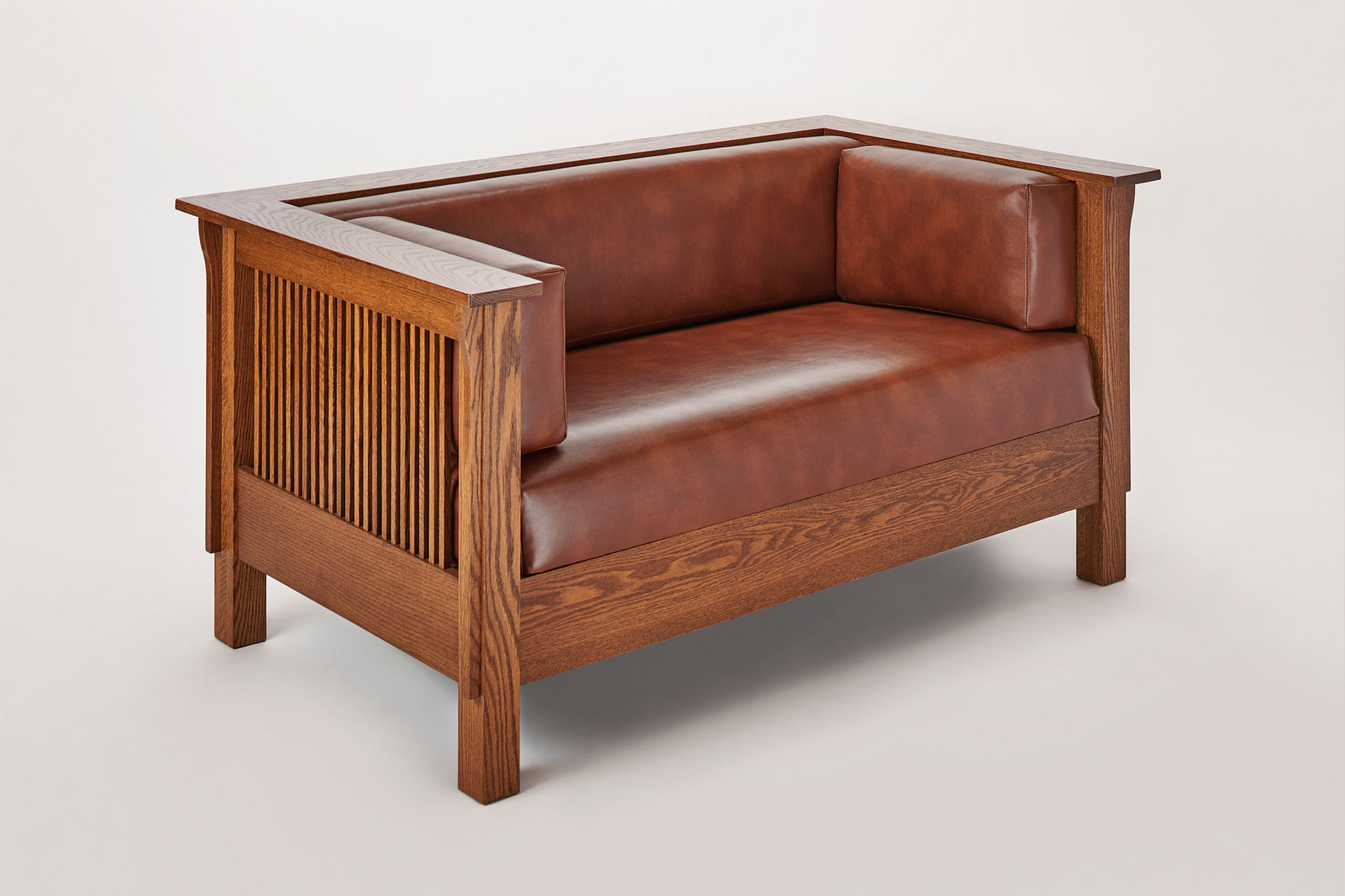 Mission Arts & Crafts Stickley style Spindle Saddle Leather Settle Loveseat