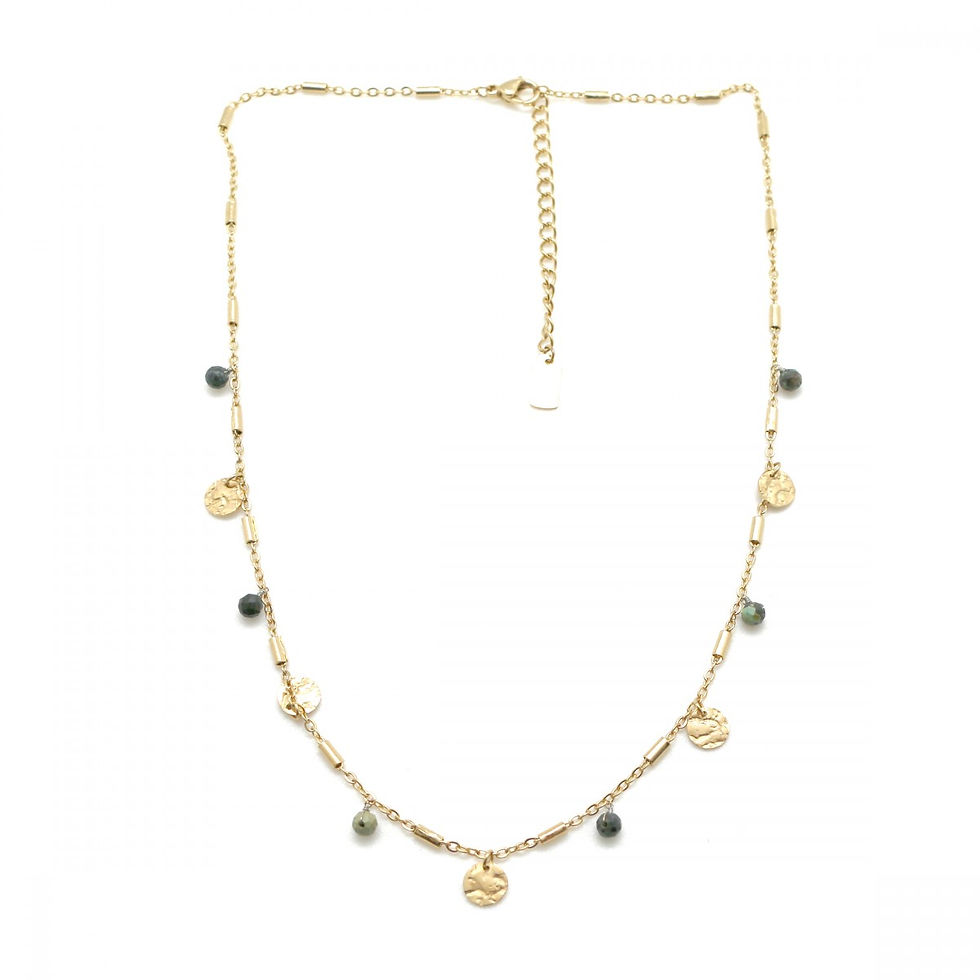 Collier fin doré petites pampilles pastilles et turquoises africaines