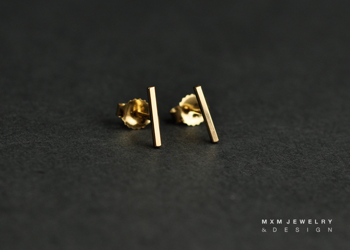 Thumbnail: Gold / Simple Short Bar Stud Earrings