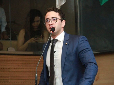 Projeto que inclui intervalo religioso em escolas é rejeitado