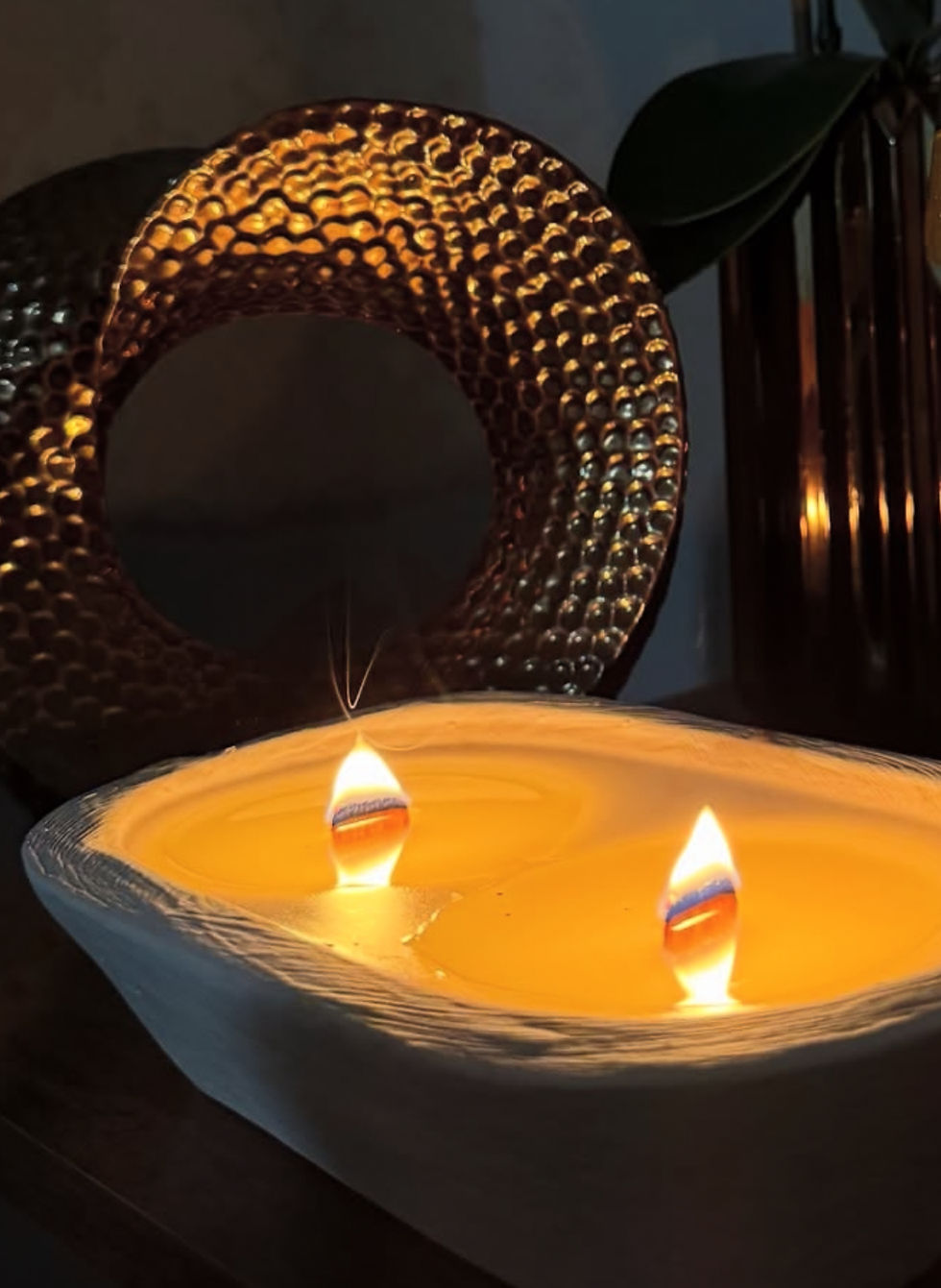 Thumbnail: Medium White Wooden Bowl Soy Candle