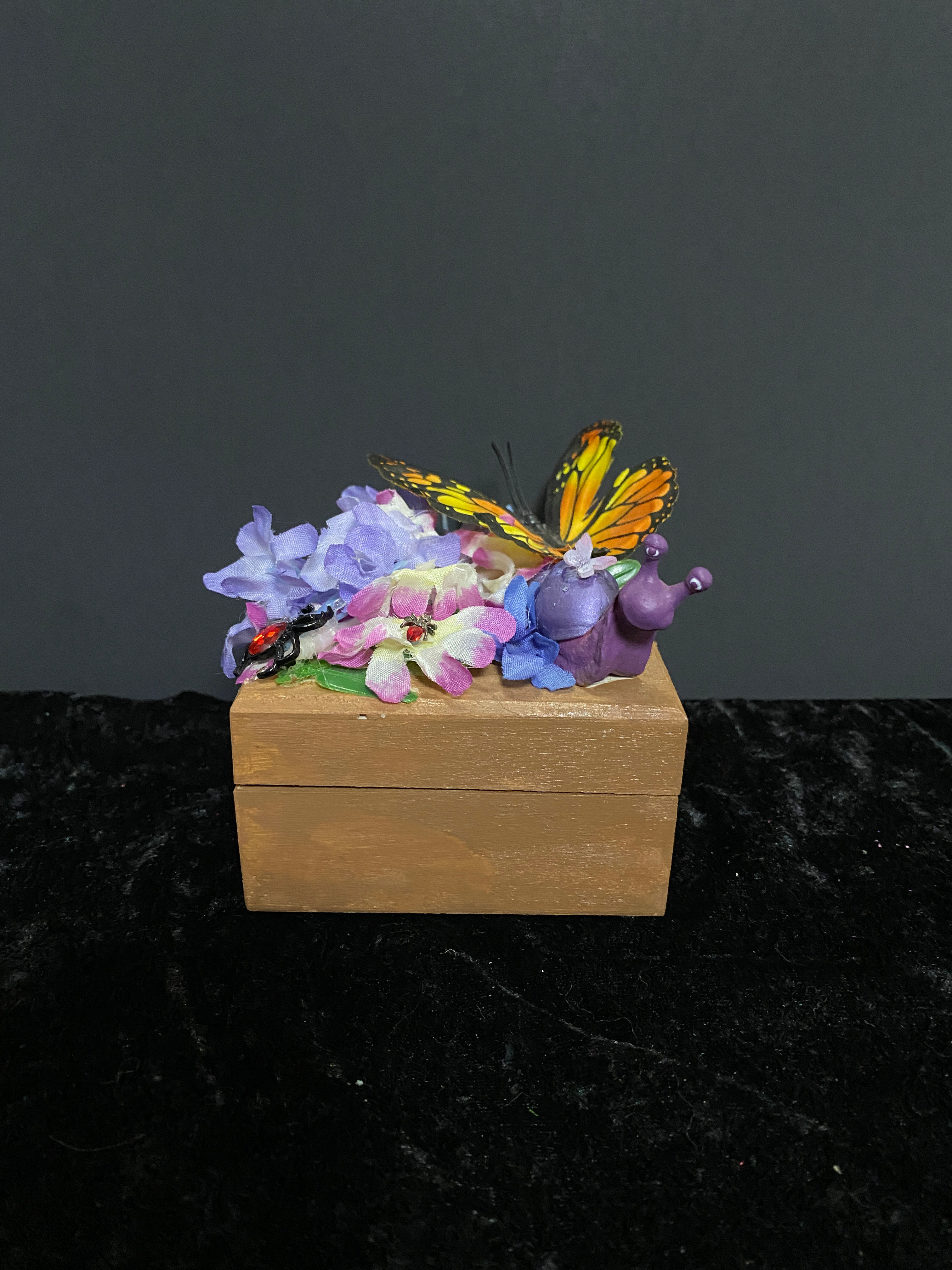 The garden butterfly box