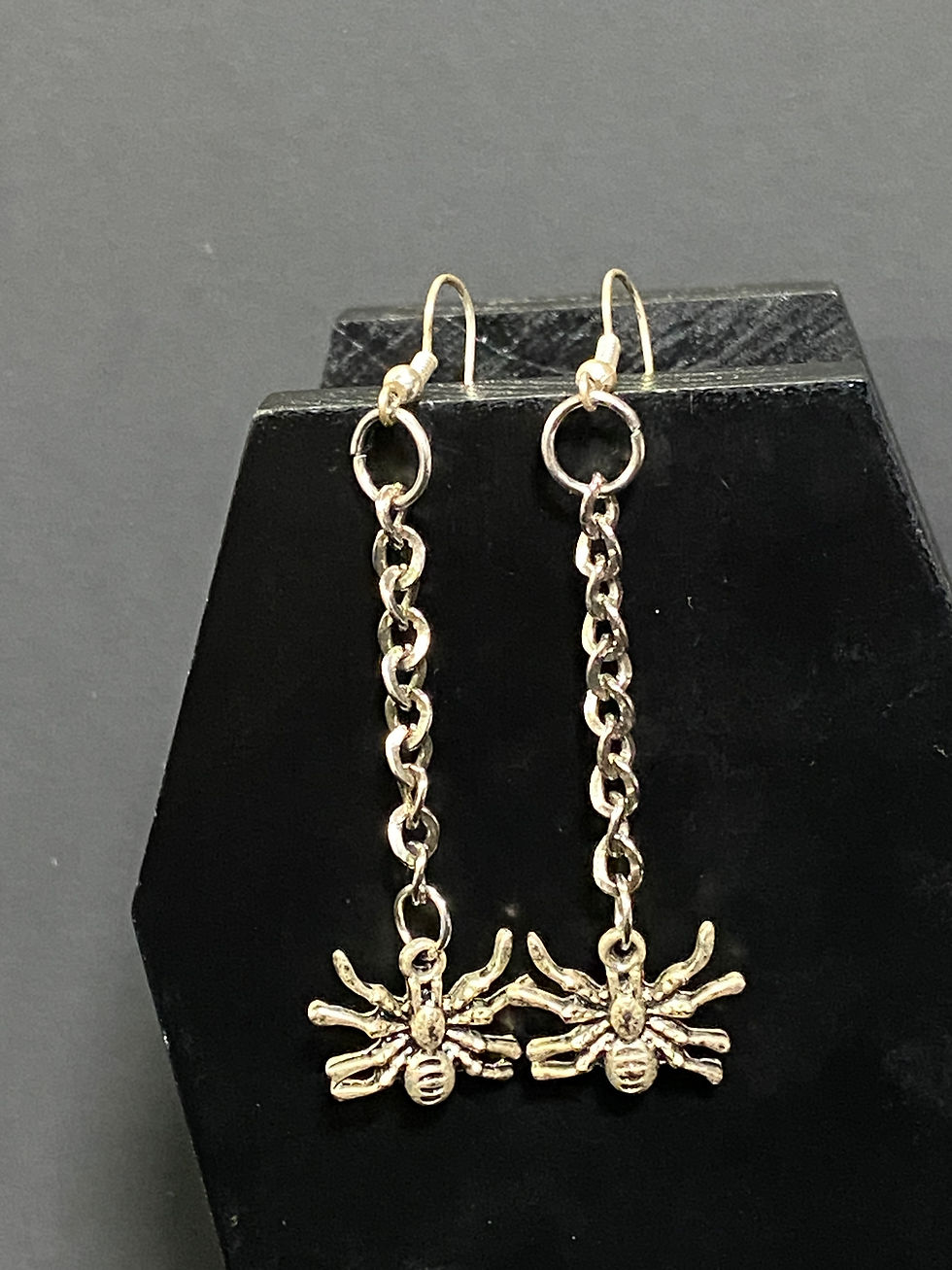 Thumbnail: spider earrings