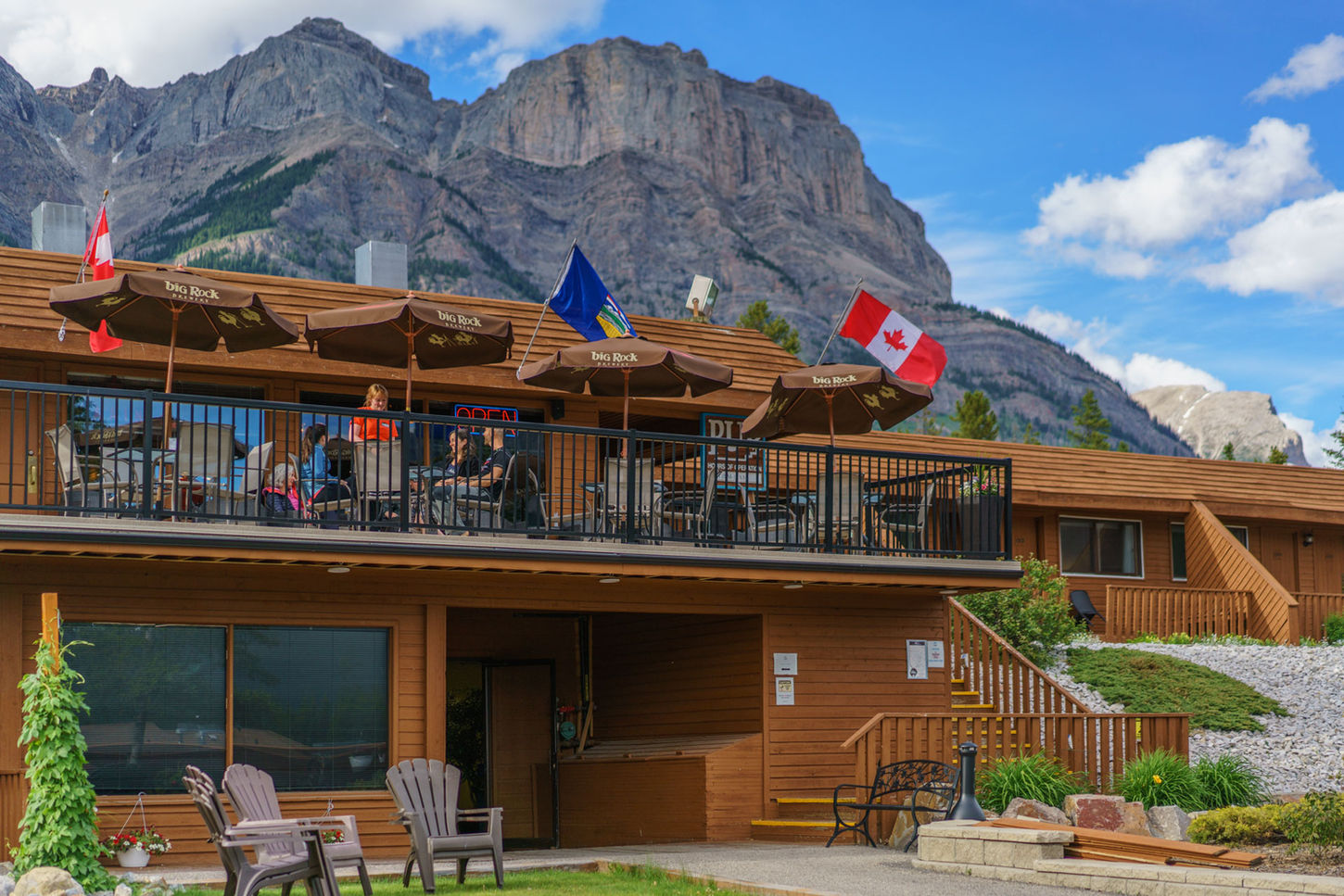 the pub deck at The Crossing Resort