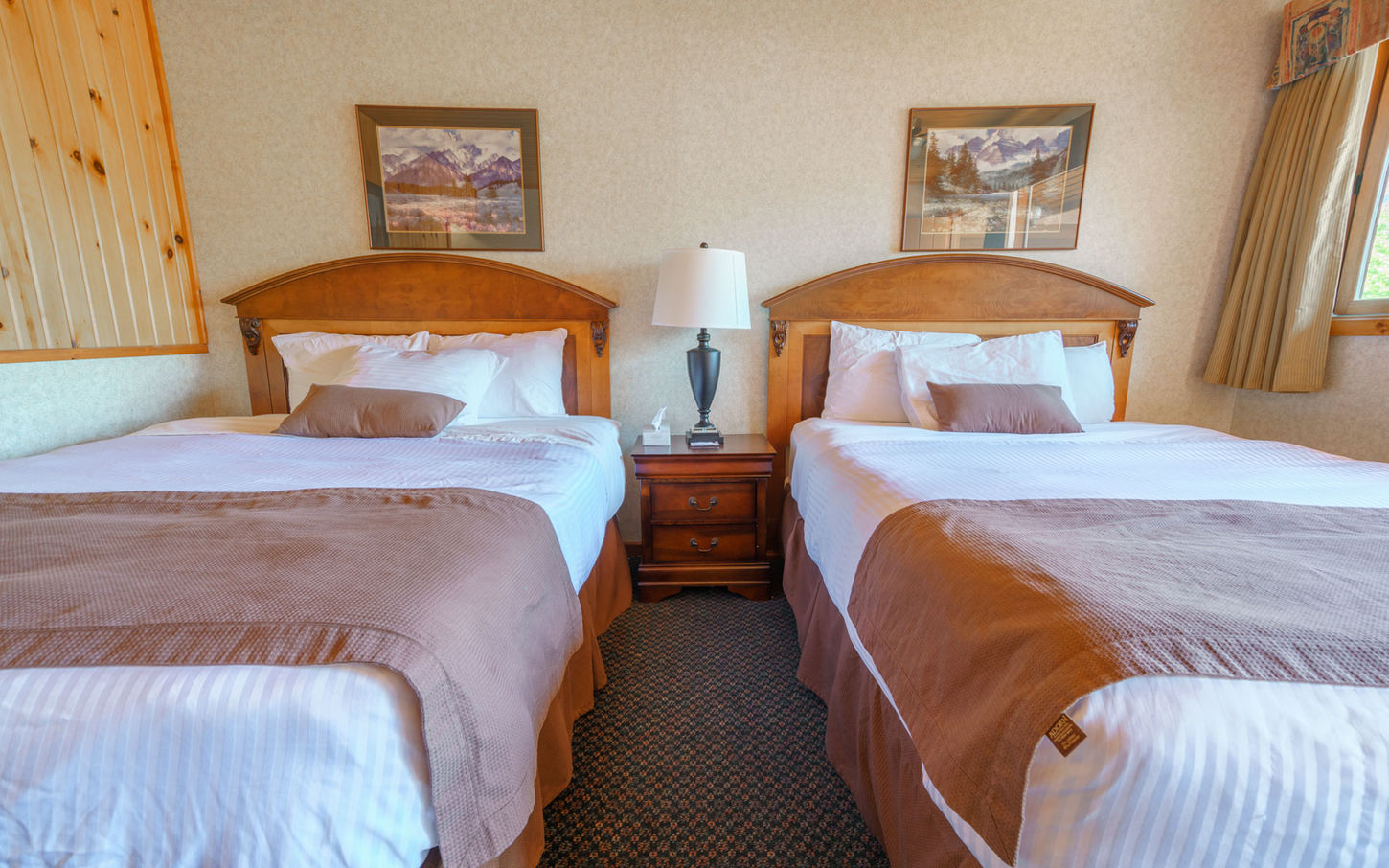 double Queen room at The Crossing Resort