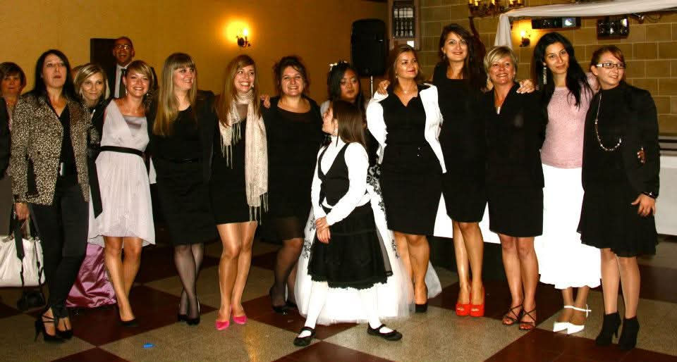 Girl power les belles sœurs : Véro De Morais-Neyrinck - Annabella Fernandes-Morais - Annabella Descamps-De Morais - Eugénie De Morais-Degand - Karine Morais-Douce - Elodie - Sandra Bouzekouk-Morais - Des souvenirs heureux et doux.