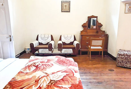 room 4 pic 1_edited.jpg